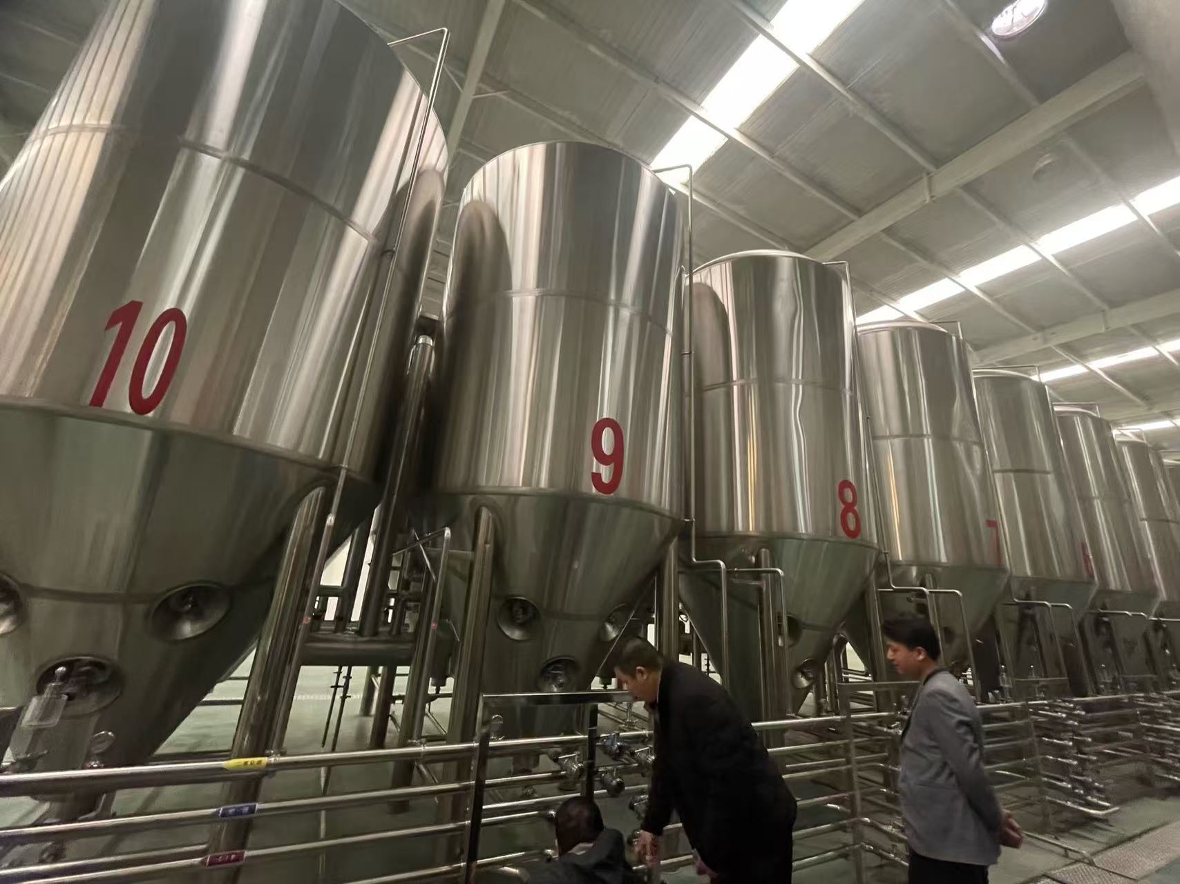 永宁精酿啤酒设备厂—平面布置、设备设计、制造、调试、培训等一条龙服务